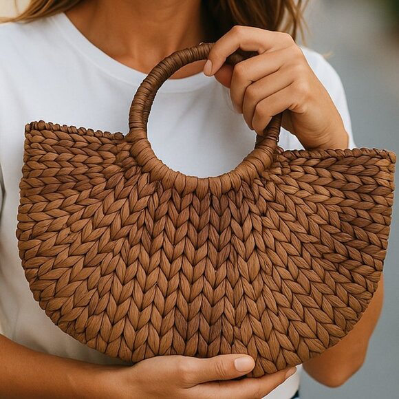 XHILARATION | Chevron Brown Basket Circular Grip Handbag - Picture 1 of 6